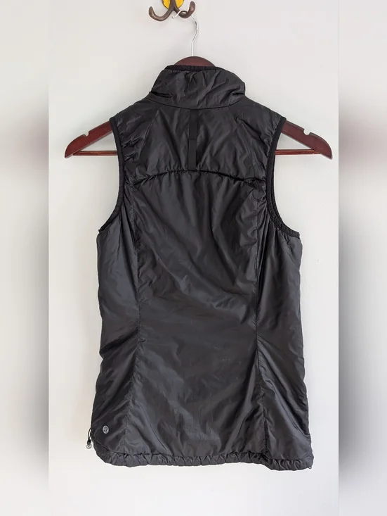 Lululemon | Layer Up Vest, Reversible Black Vest, Size 2 - Picture 3 of 14